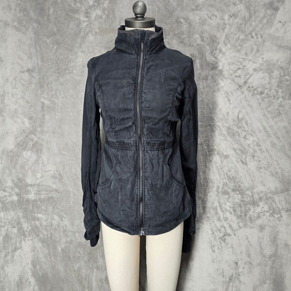 Lululemon‎ Reversible Women Size 4 Black Full Zip Jacket Athleisure Workout Gym